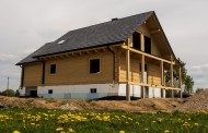 Fundamenty pod dom drewniany - jaką mają mieć wysokość?